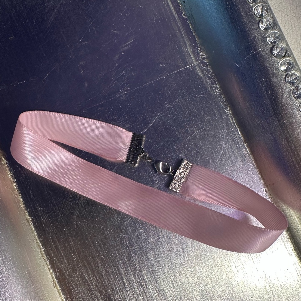 Pink ribbon choker 🎀